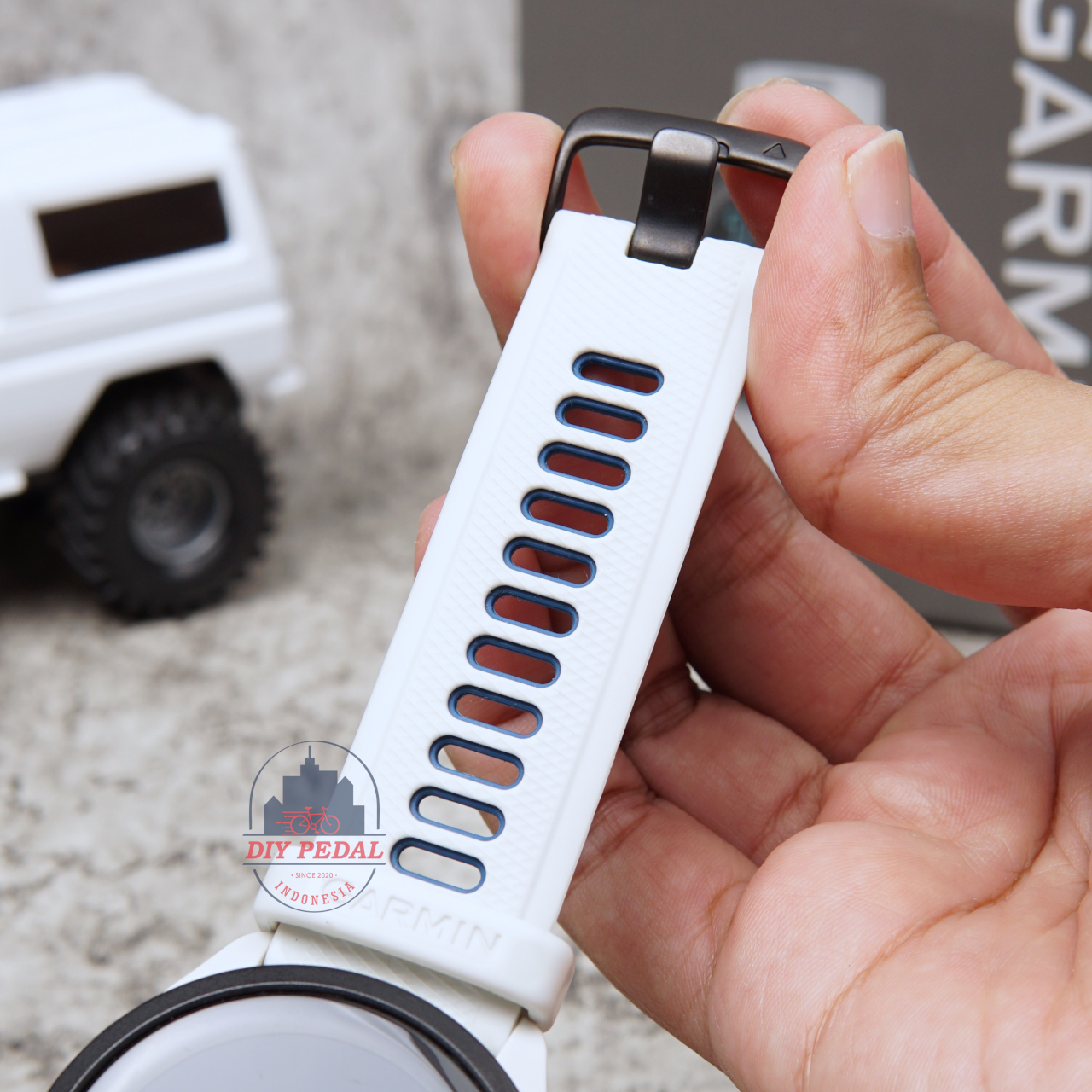 Jual Garmin Forerunner 265 Whitestone, DIY Pedal Indonesia Lokasi Yogyakarta. Pusat Garmin Terbaik se Indonesia.