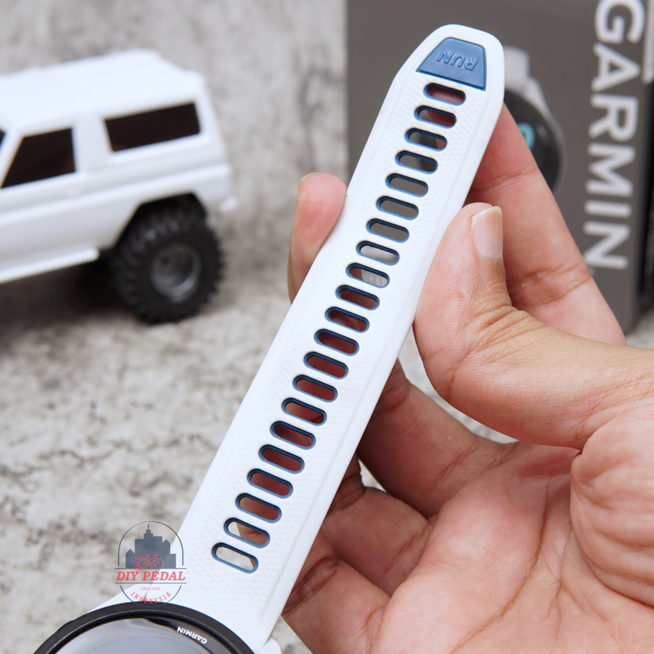 Jual Garmin Forerunner 265 Whitestone, DIY Pedal Indonesia Lokasi Yogyakarta. Pusat Garmin Terbaik se Indonesia.