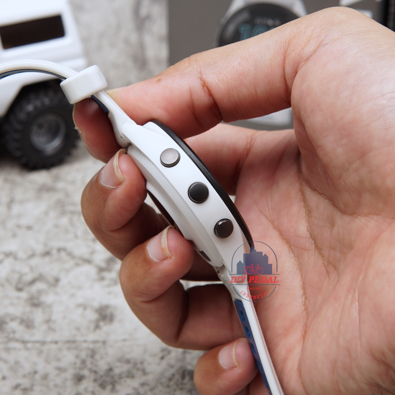 Jual Garmin Forerunner 265 Whitestone, DIY Pedal Indonesia Lokasi Yogyakarta. Pusat Garmin Terbaik se Indonesia.