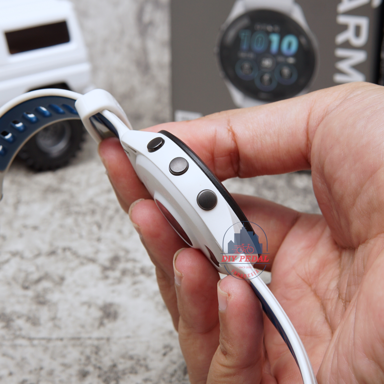 Jual Garmin Forerunner 265 Whitestone, DIY Pedal Indonesia Lokasi Yogyakarta. Pusat Garmin Terbaik se Indonesia.