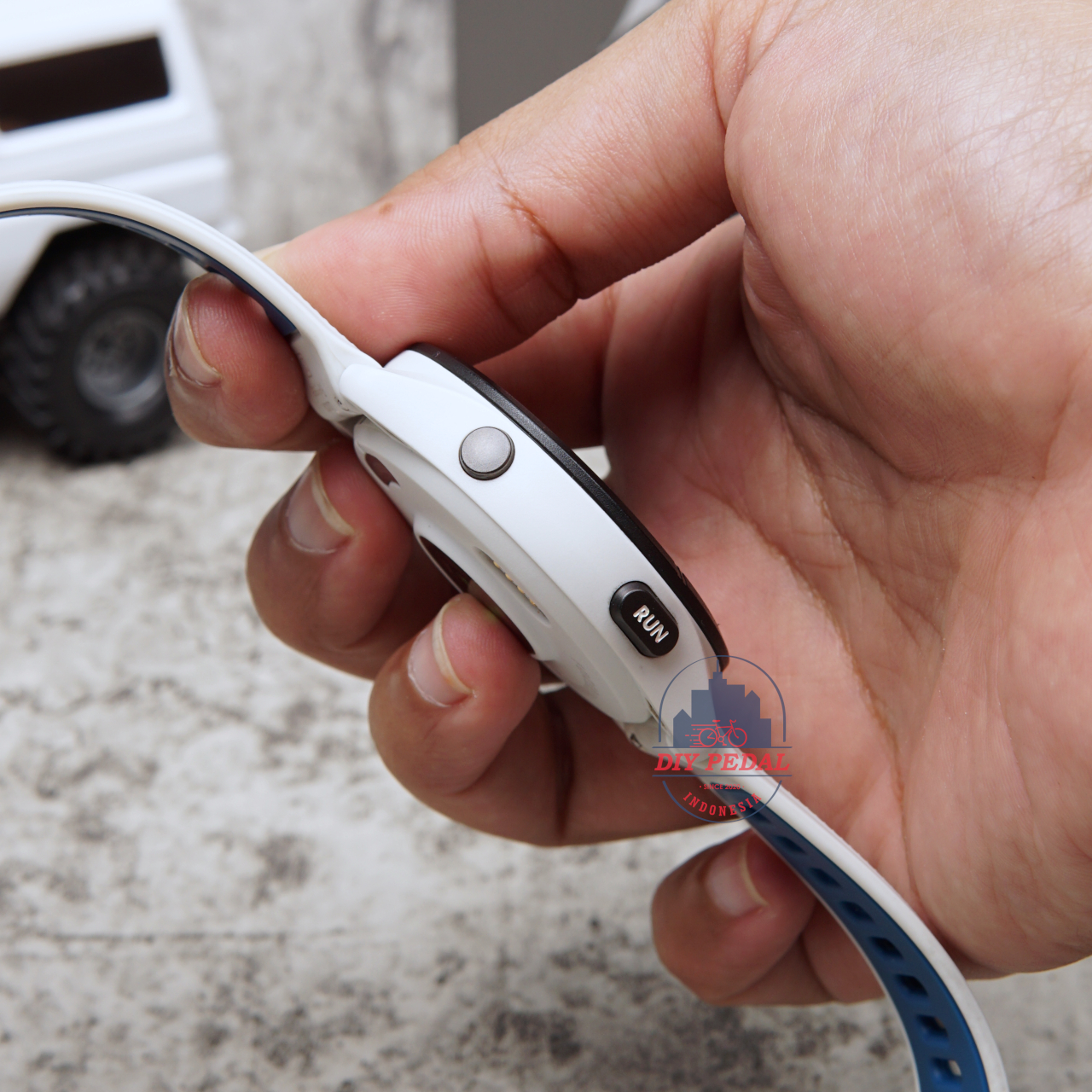 Jual Garmin Forerunner 265 Whitestone, DIY Pedal Indonesia Lokasi Yogyakarta. Pusat Garmin Terbaik se Indonesia.