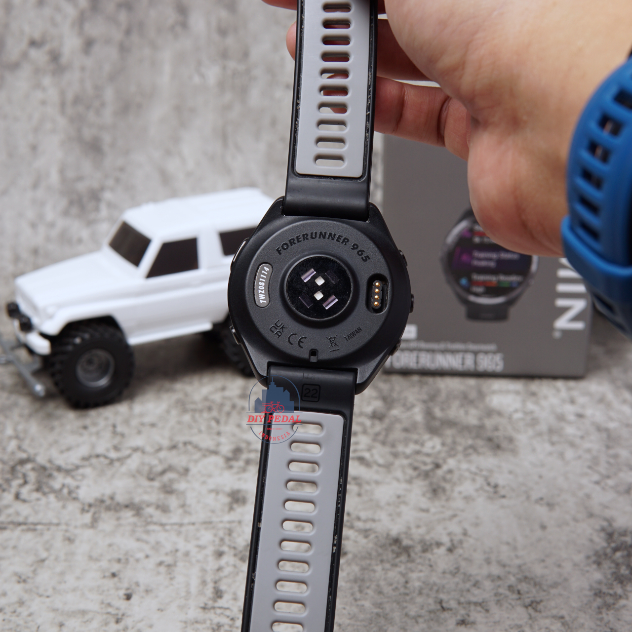 Jual Garmin Forerunner 965 Black , DIY Pedal Indonesia Lokasi Yogyakarta. Pusat Garmin Terbaik se Indonesia.