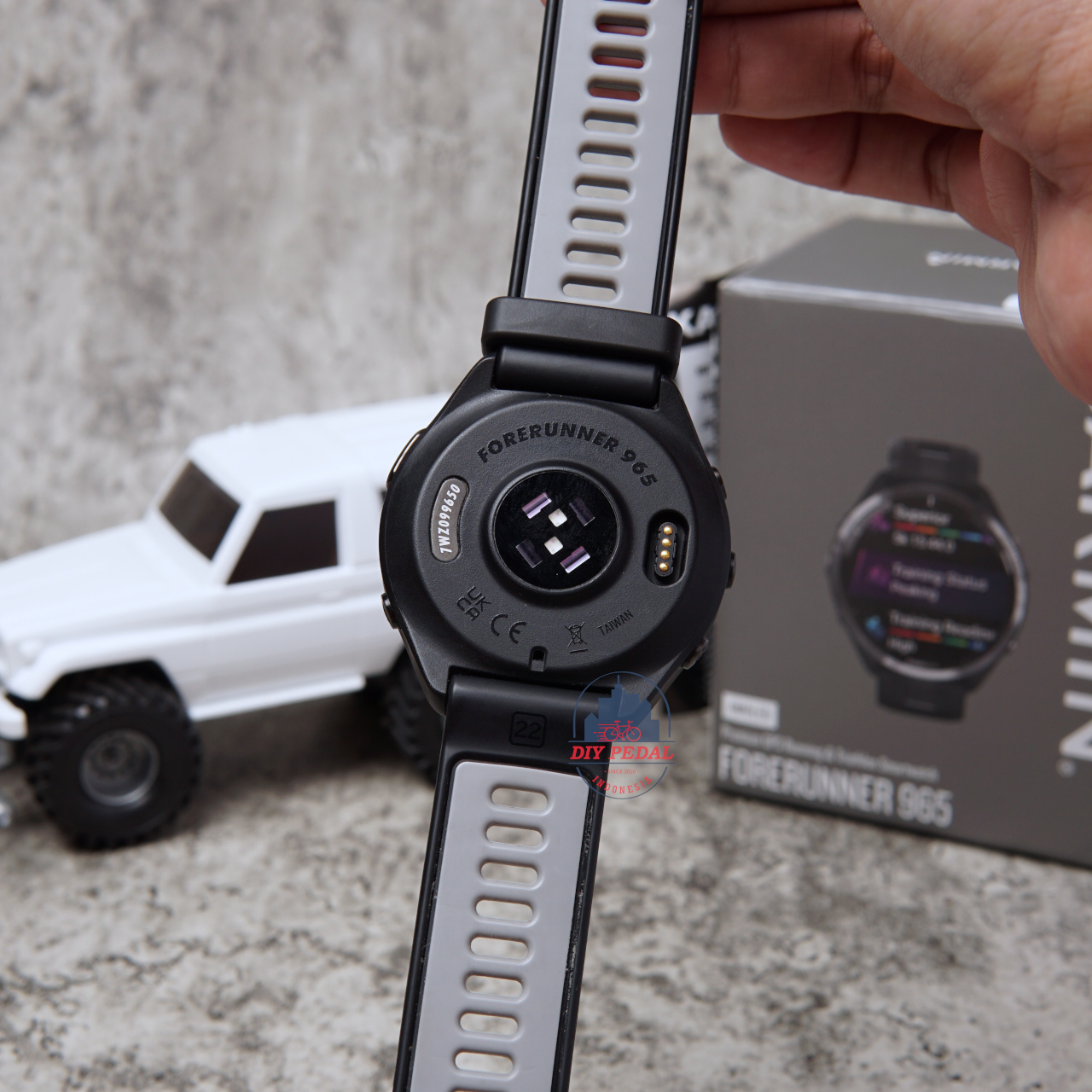 Jual Garmin Forerunner 965 Black, DIY Pedal Indonesia Lokasi Yogyakarta. Pusat Garmin Terbaik se Indonesia.