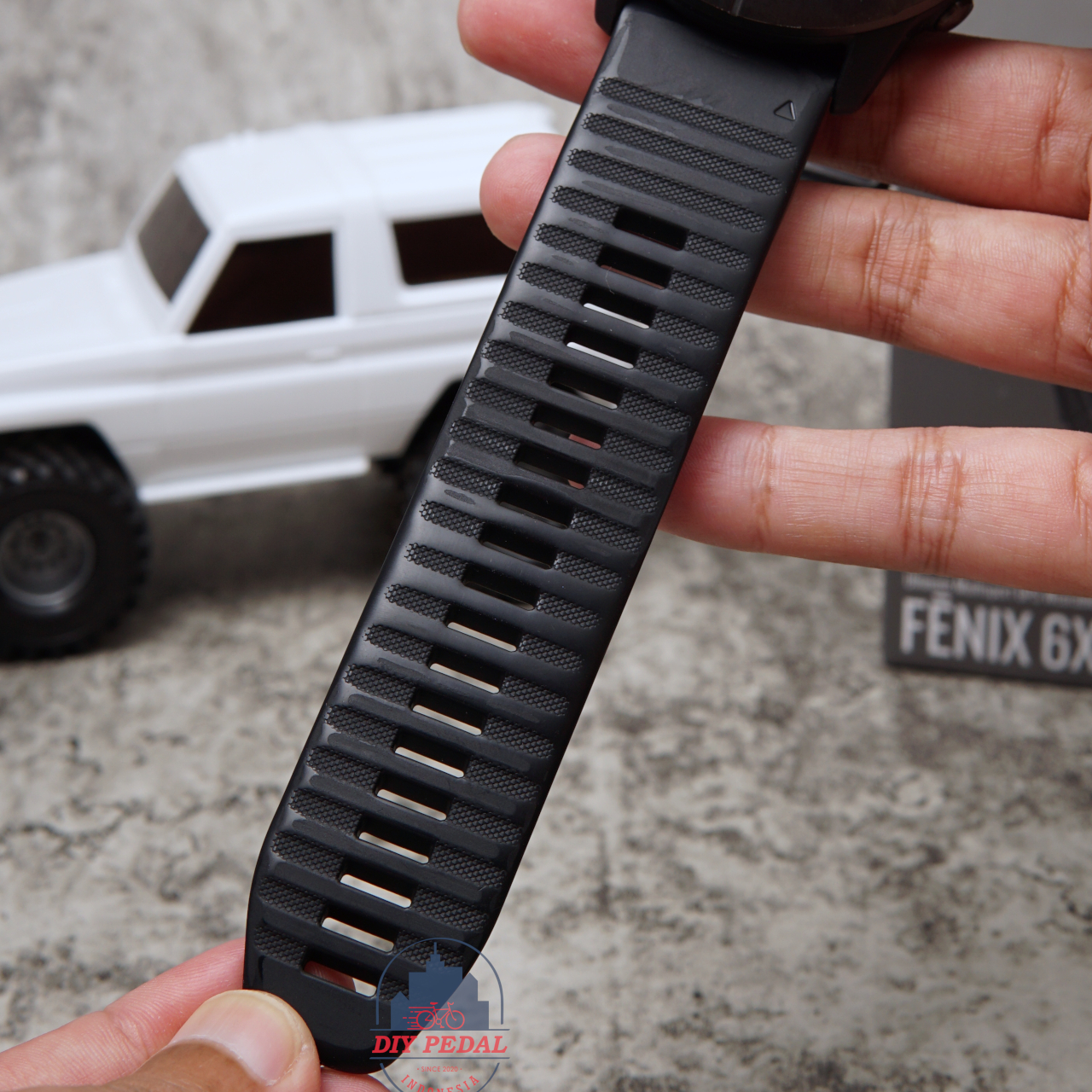 Jual Garmin Fenix 6X Sapphire Carbon Gray DLC, DIY Pedal Indonesia Lokasi Yogyakarta. Pusat Garmin Terbaik se Indonesia.