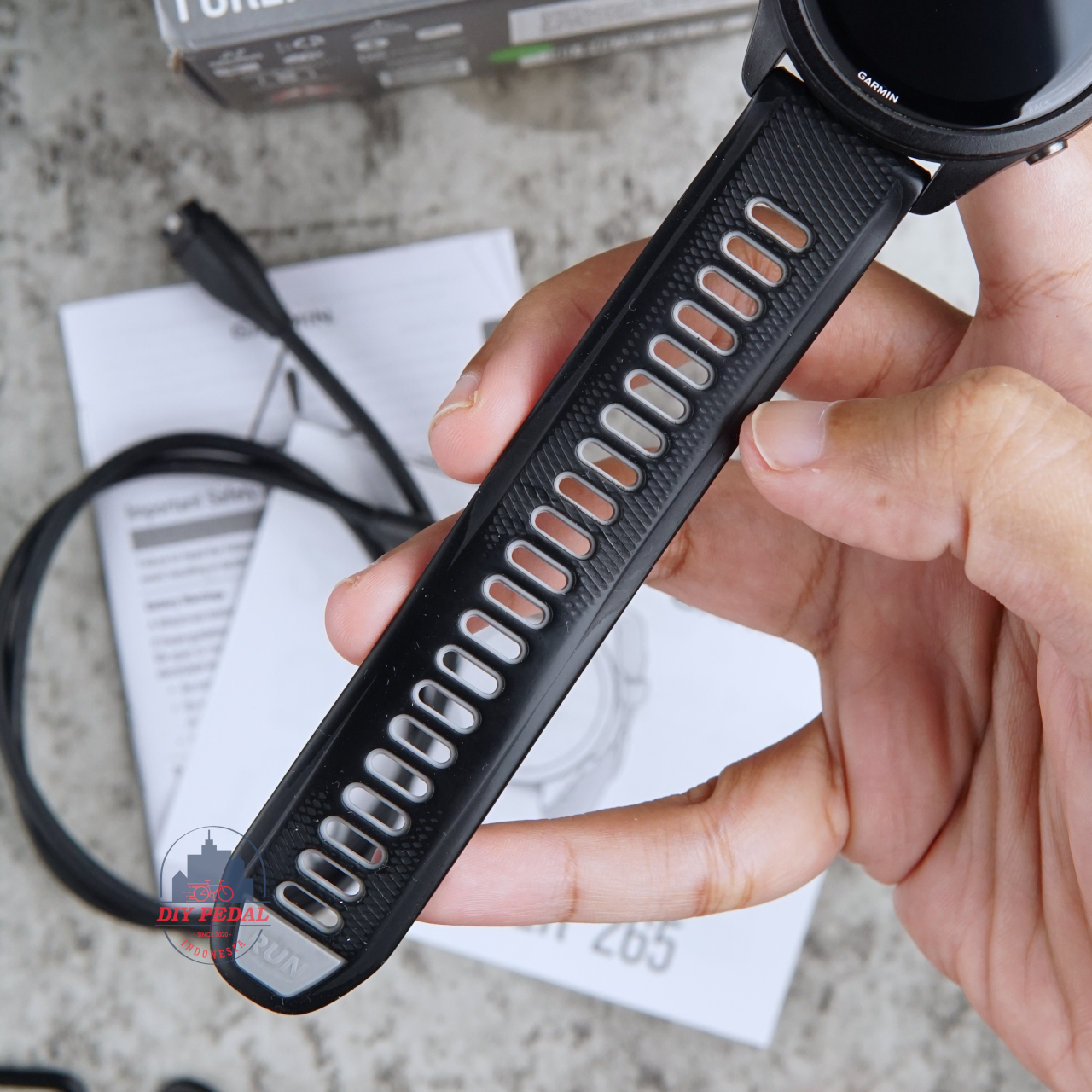 Jual Garmin Forerunner 265 Black, DIY Pedal Indonesia Lokasi Yogyakarta. Pusat Garmin Terbaik se Indonesia.