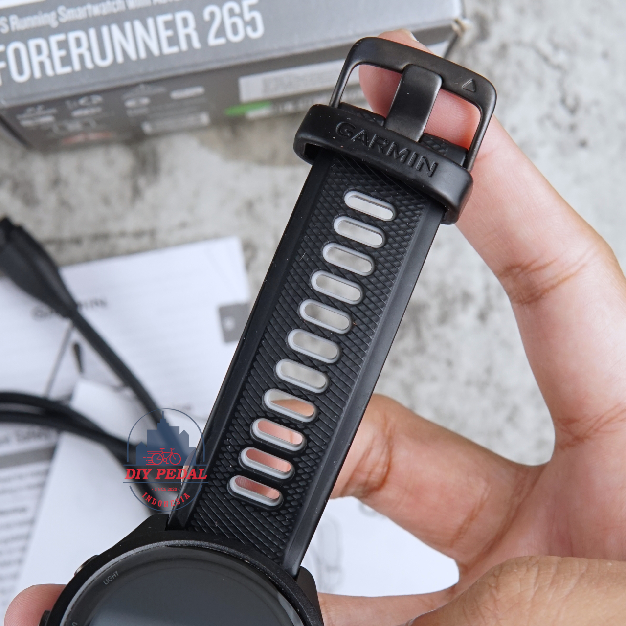 Jual Garmin Forerunner 265 Black, DIY Pedal Indonesia Lokasi Yogyakarta. Pusat Garmin Terbaik se Indonesia.