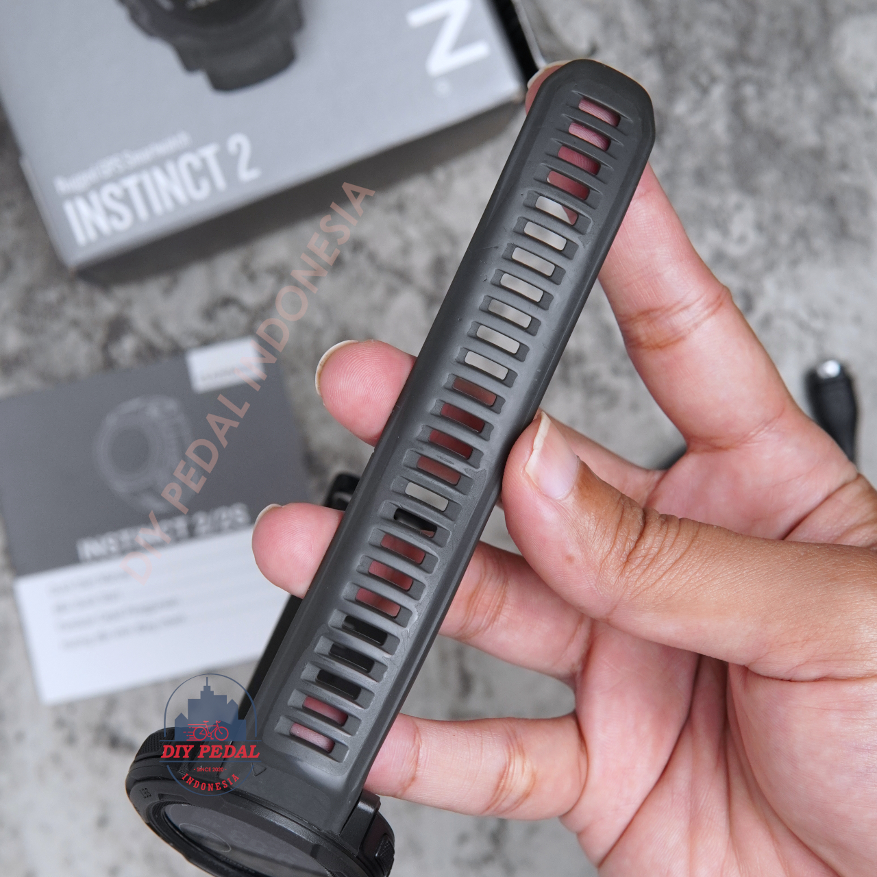 JualGarmin Instinct 2 Graphite, DIY Pedal Indonesia Lokasi Yogyakarta. Pusat Garmin Terbaik se Indonesia.