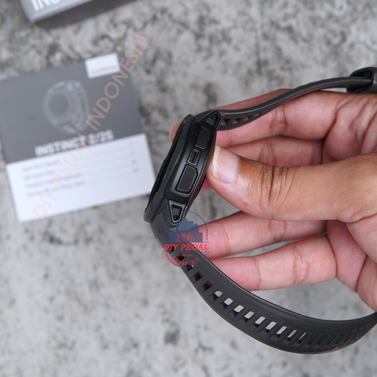 JualGarmin Instinct 2 Graphite, DIY Pedal Indonesia Lokasi Yogyakarta. Pusat Garmin Terbaik se Indonesia.