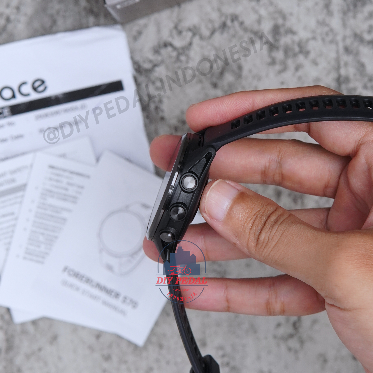 Jual Garmin Forerunner 570 42mm, DIY Pedal Indonesia Lokasi Yogyakarta. Pusat Garmin Terbaik se Indonesia.