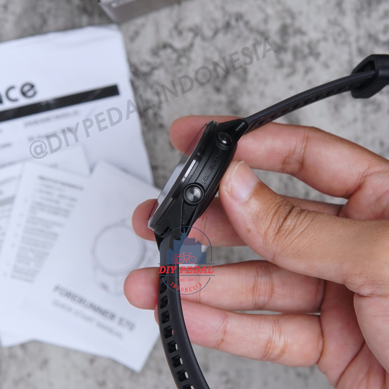 Jual Garmin Forerunner 570 42mm, DIY Pedal Indonesia Lokasi Yogyakarta. Pusat Garmin Terbaik se Indonesia.