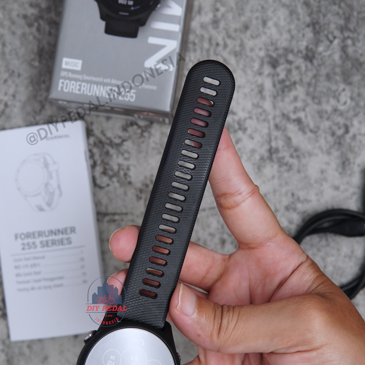 Jual Garmin Forerunner 255 Music Black, DIY Pedal Indonesia Lokasi Yogyakarta. Pusat Garmin Terbaik se Indonesia.