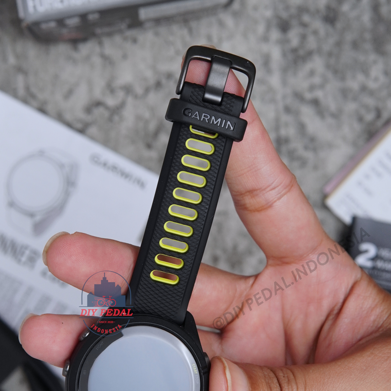 Jual Garmin Forerunner 265S Black, DIY Pedal Indonesia Lokasi Yogyakarta. Pusat Garmin Terbaik se Indonesia.