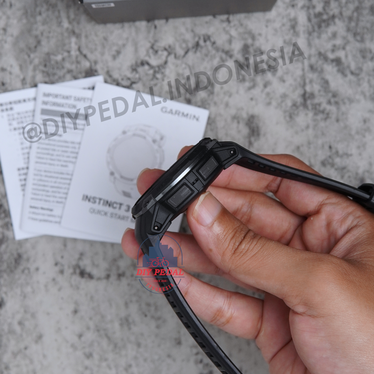 Jual Garmin Instinct 3 Amoled 45mm Black, DIY Pedal Indonesia Lokasi Yogyakarta. Pusat Garmin Terbaik se Indonesia.