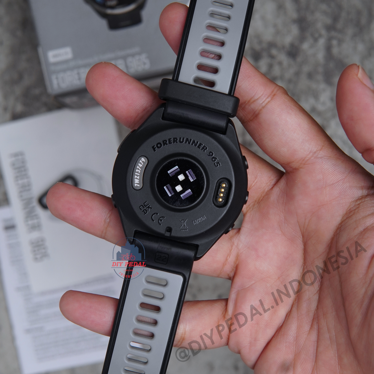 Jual Garmin Forerunner 965 Black, DIY Pedal Indonesia Lokasi Yogyakarta. Pusat Garmin Terbaik se Indonesia.