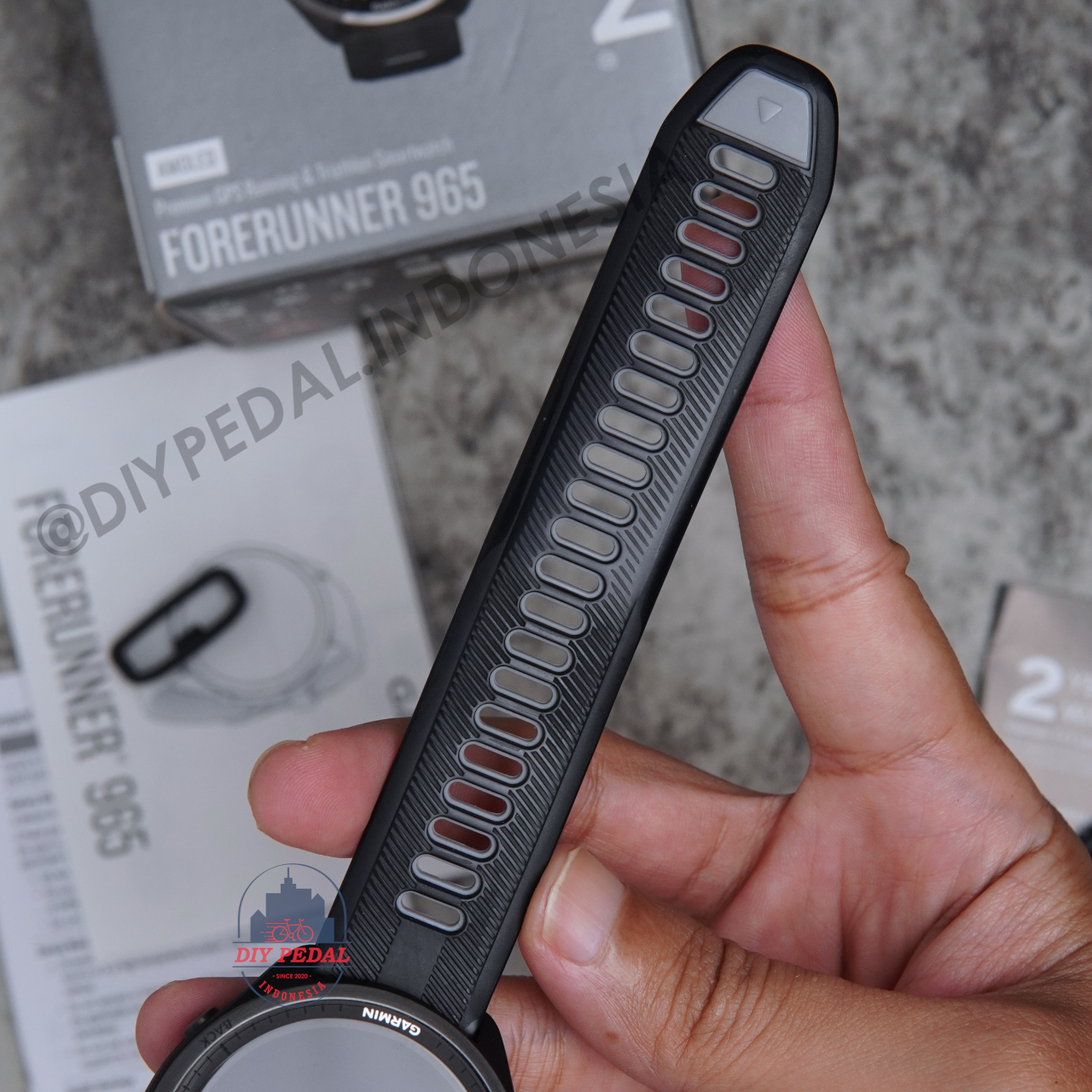 Jual Garmin Forerunner 965 Black, DIY Pedal Indonesia Lokasi Yogyakarta. Pusat Garmin Terbaik se Indonesia.