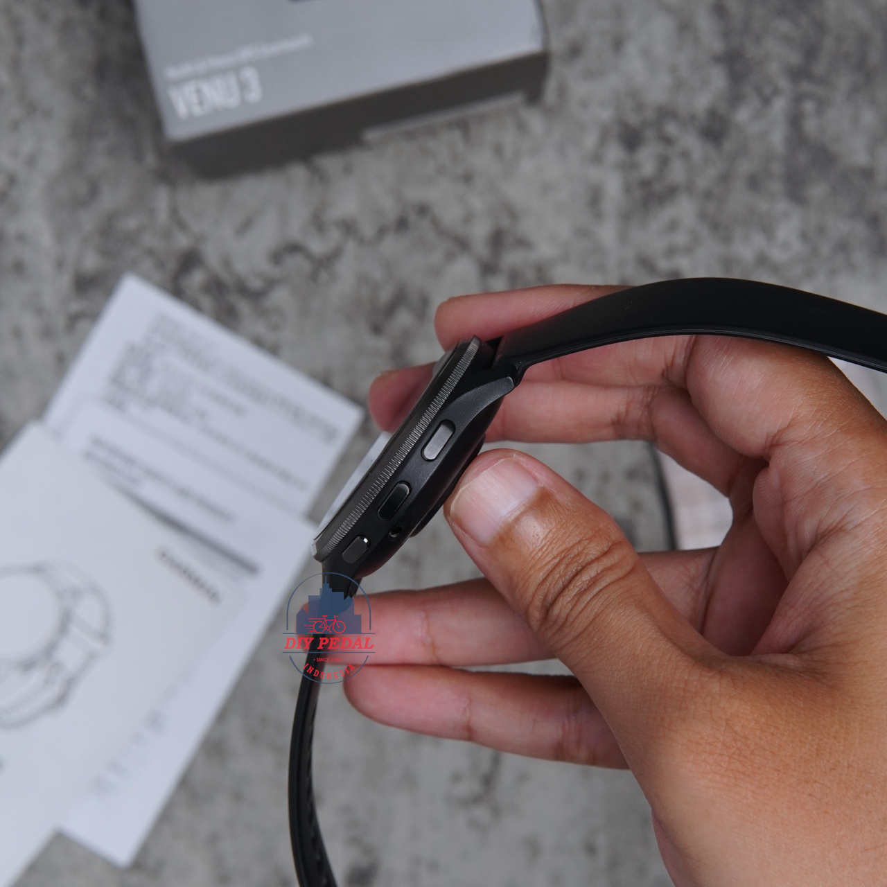 Jual Garmin VENU 3 Hitam, DIY Pedal Indonesia Lokasi Yogyakarta. Pusat Garmin Terbaik se Indonesia.