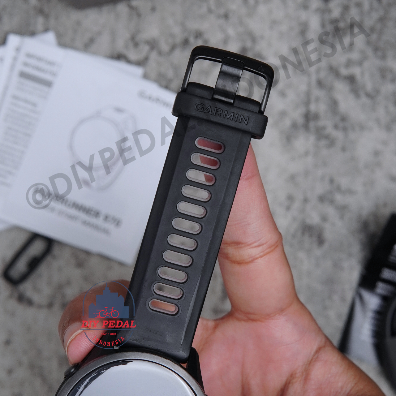 Jual Garmin Forerunner 970 Hitam, DIY Pedal Indonesia Lokasi Yogyakarta. Pusat Garmin Terbaik se Indonesia.