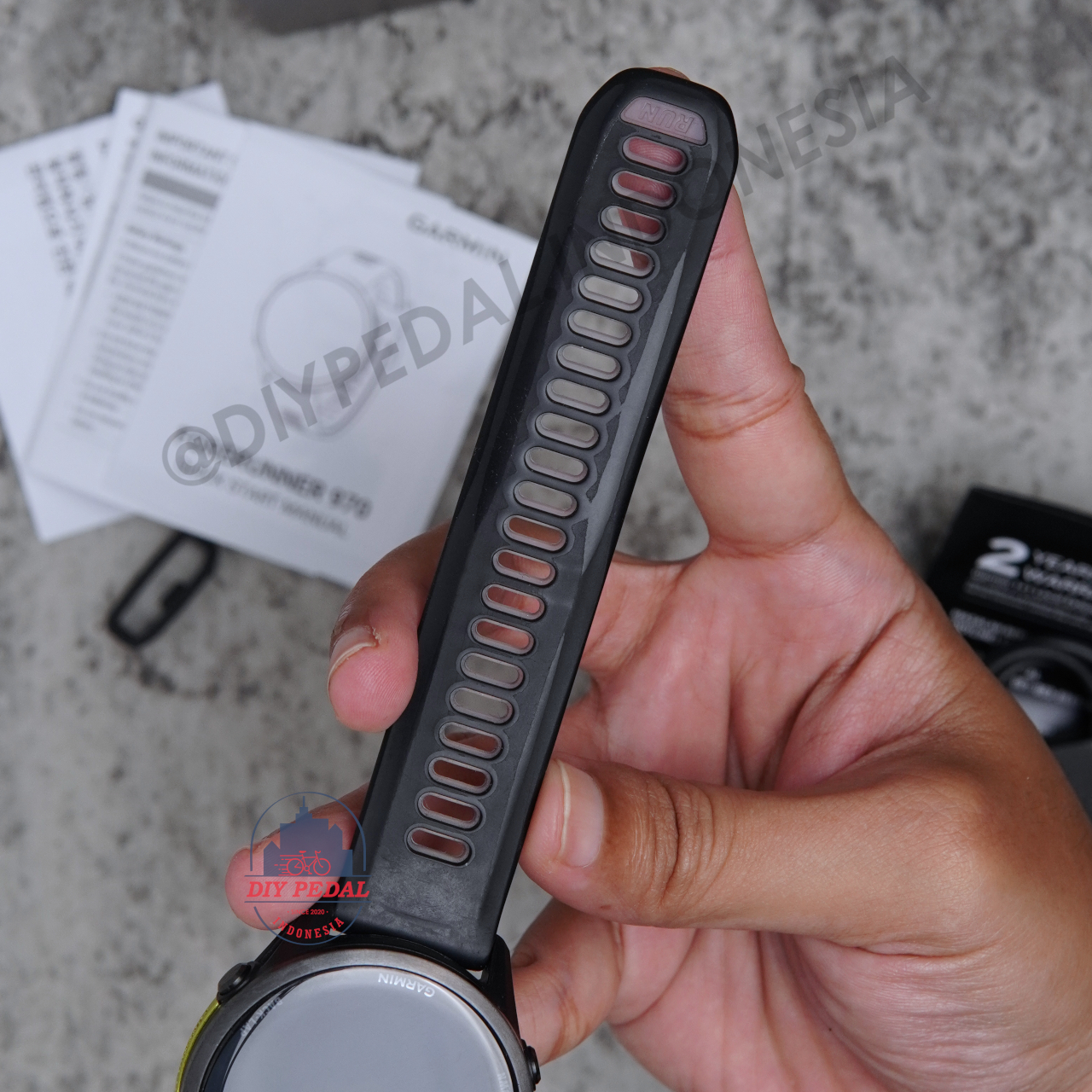 Jual Garmin Forerunner 970 Hitam, DIY Pedal Indonesia Lokasi Yogyakarta. Pusat Garmin Terbaik se Indonesia.