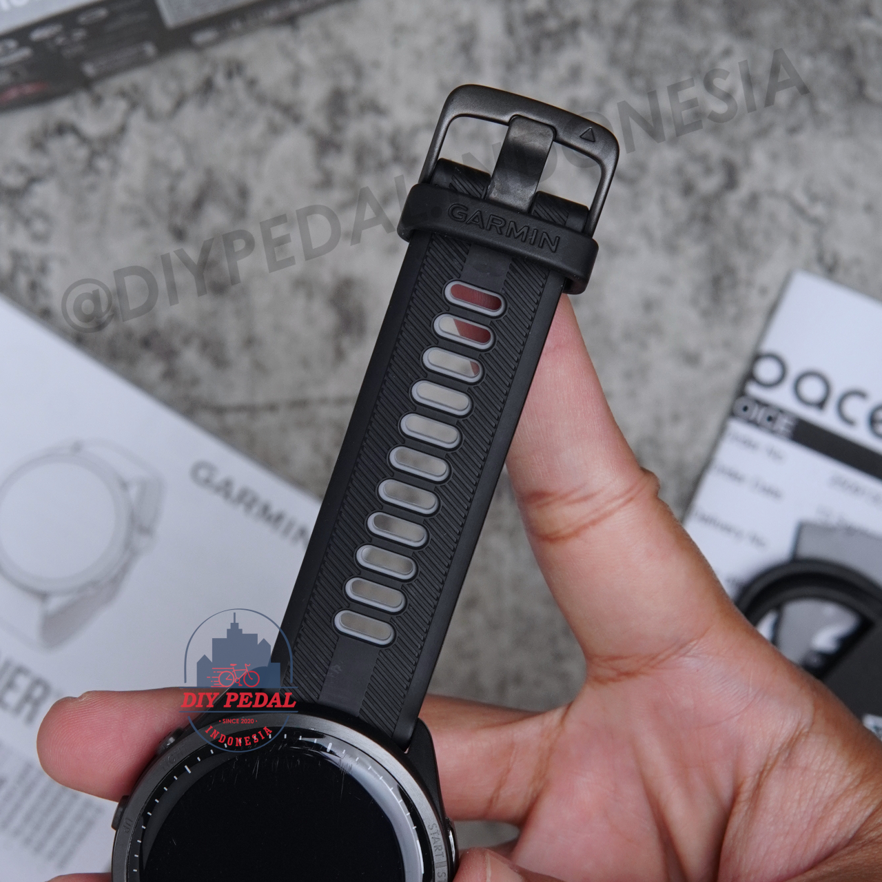 Jual Garmin Forerunner 965 Black, DIY Pedal Indonesia Lokasi Yogyakarta. Pusat Garmin Terbaik se Indonesia.