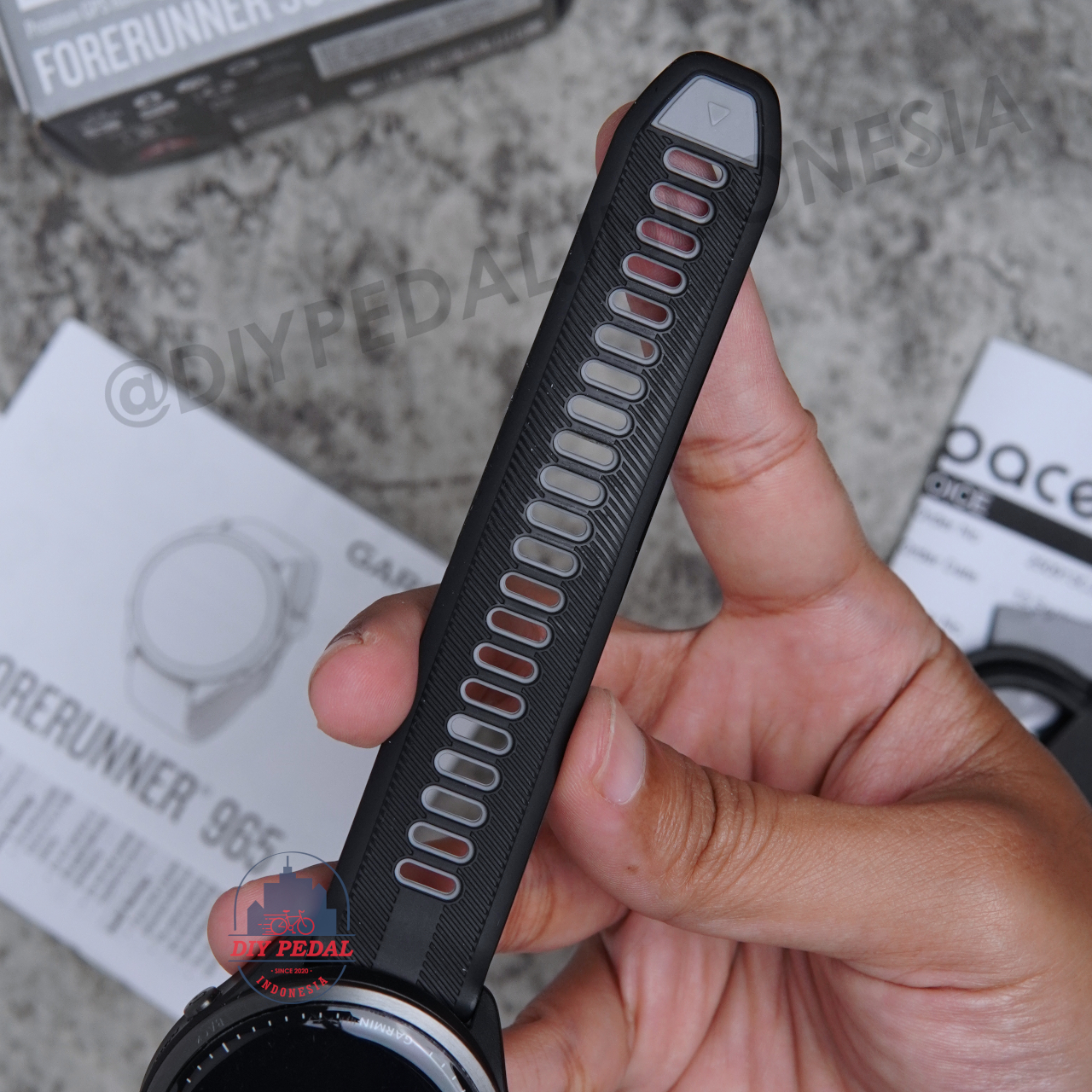 Jual Garmin Forerunner 965 Black, DIY Pedal Indonesia Lokasi Yogyakarta. Pusat Garmin Terbaik se Indonesia.