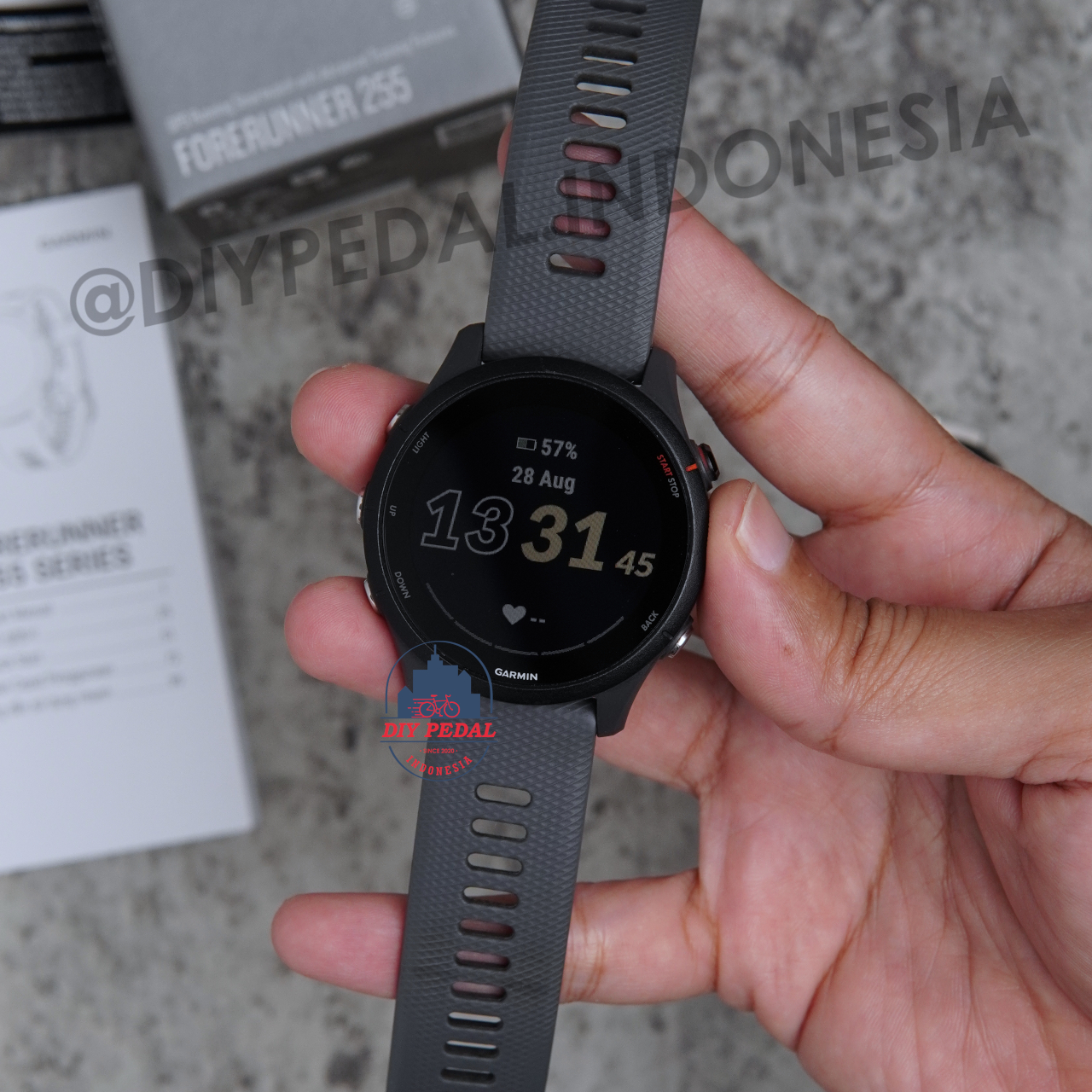 Jual Garmin Forerunner 255 Slate Gray Non Music, DIY Pedal Indonesia Lokasi Yogyakarta. Pusat Garmin Terbaik se Indonesia.