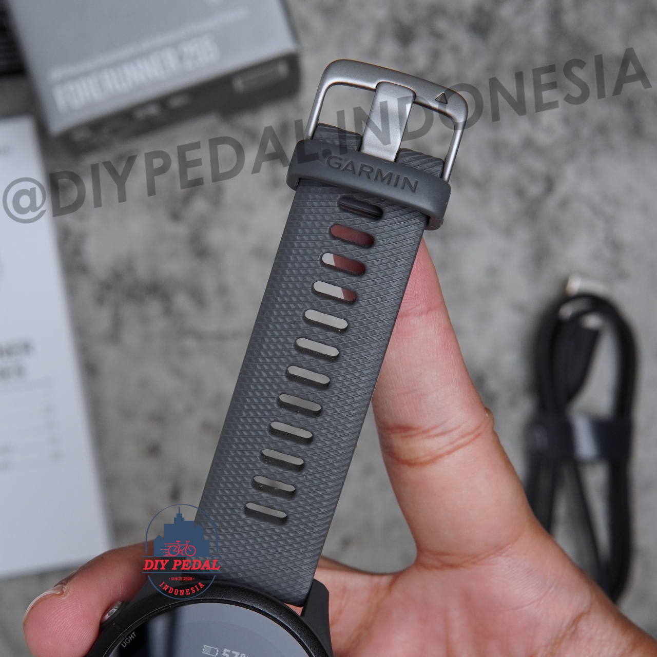 Jual Garmin Forerunner 255 Slate Gray Non Music, DIY Pedal Indonesia Lokasi Yogyakarta. Pusat Garmin Terbaik se Indonesia.