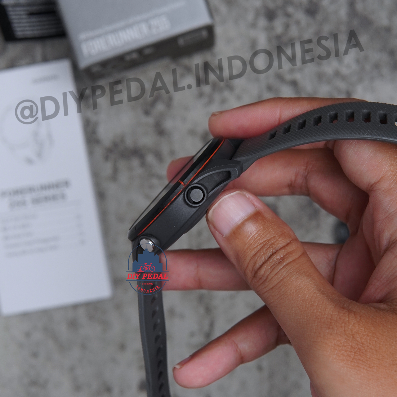 Jual Garmin Forerunner 255 Slate Gray Non Music, DIY Pedal Indonesia Lokasi Yogyakarta. Pusat Garmin Terbaik se Indonesia.