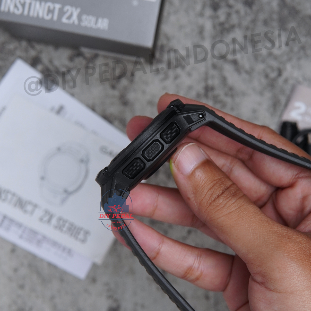 Jual Garmin Instinct 2X Solar Graphite, DIY Pedal Indonesia Lokasi Yogyakarta. Pusat Garmin Terbaik se Indonesia.