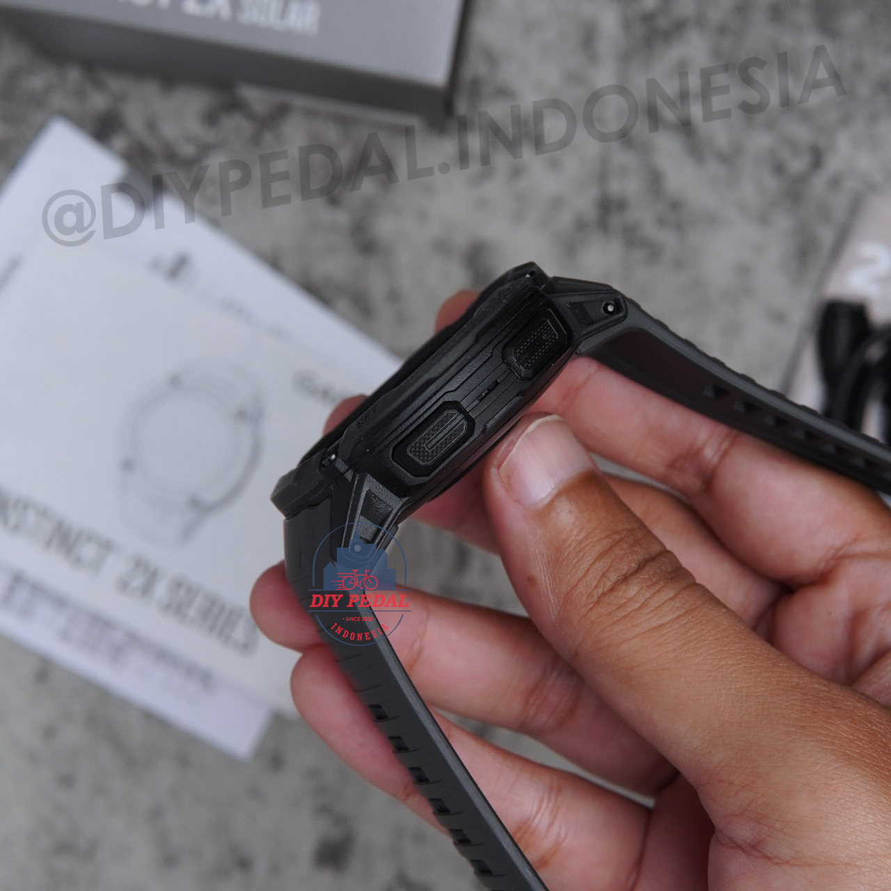 Jual Garmin Instinct 2X Solar Graphite, DIY Pedal Indonesia Lokasi Yogyakarta. Pusat Garmin Terbaik se Indonesia.