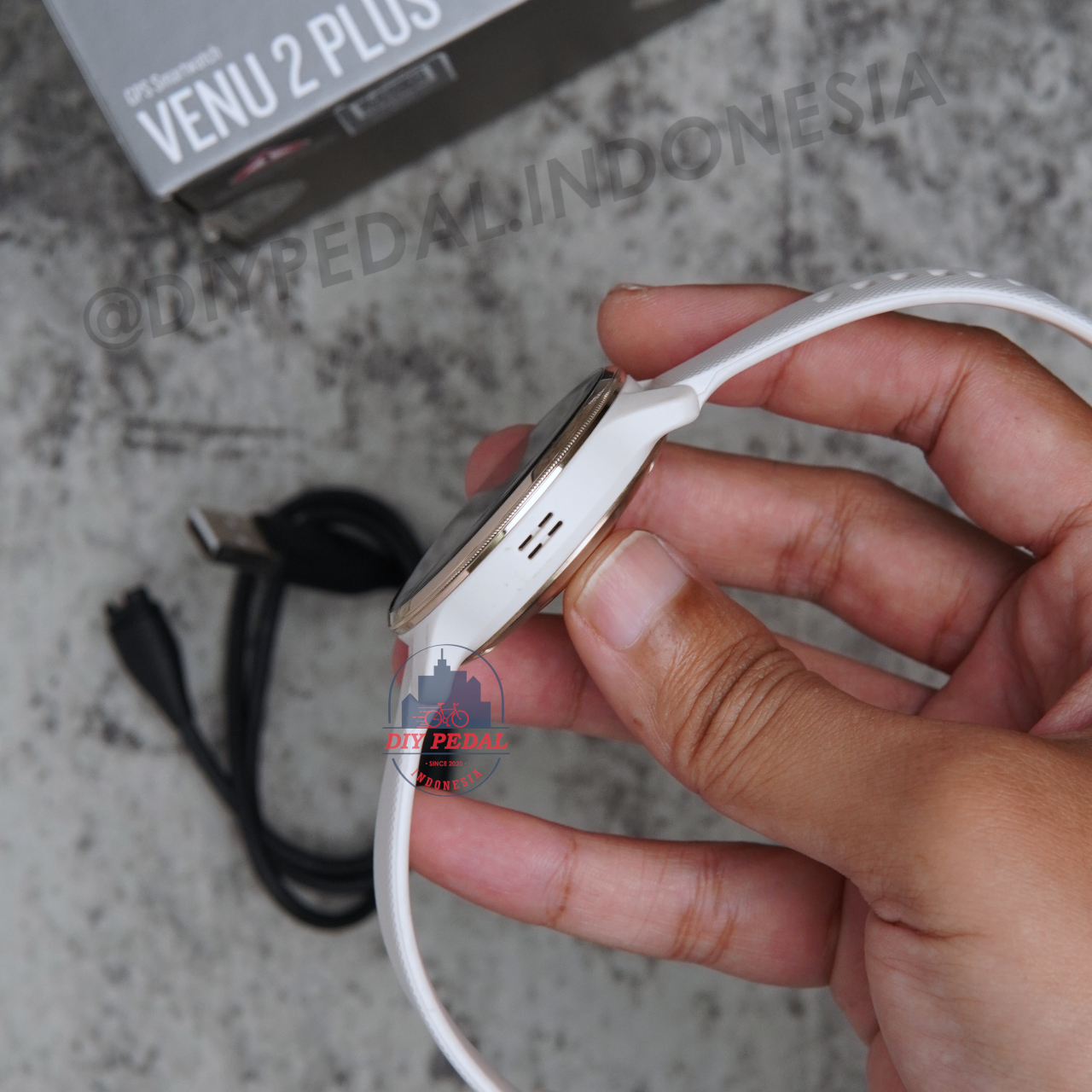 Jual Garmin Venu 2 Plus Ivory Gold , DIY Pedal Indonesia Lokasi Yogyakarta. Pusat Garmin Terbaik se Indonesia.