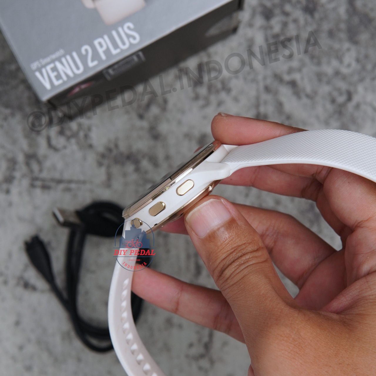 Jual Garmin Venu 2 Plus Ivory Gold , DIY Pedal Indonesia Lokasi Yogyakarta. Pusat Garmin Terbaik se Indonesia.